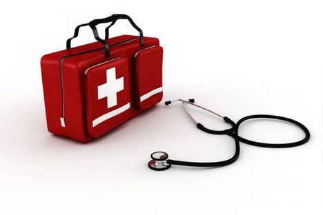Какая медицинская помощь должна оказываться по ОМС?
